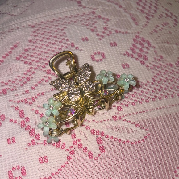 Accessories - Mint and Gold Butterfly Claw Clip Hair Clip NWOT